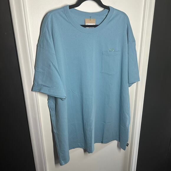 NEW Nike Men's Premium Essentials Pocket T-Shirt Blue Size XXL - Picture 3 of 10